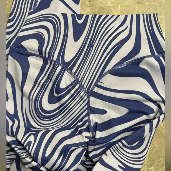 Balance Athletica Vitality Ascend High Waist Leggings Chrysalis Swirl Purple - Picture 5 of 5